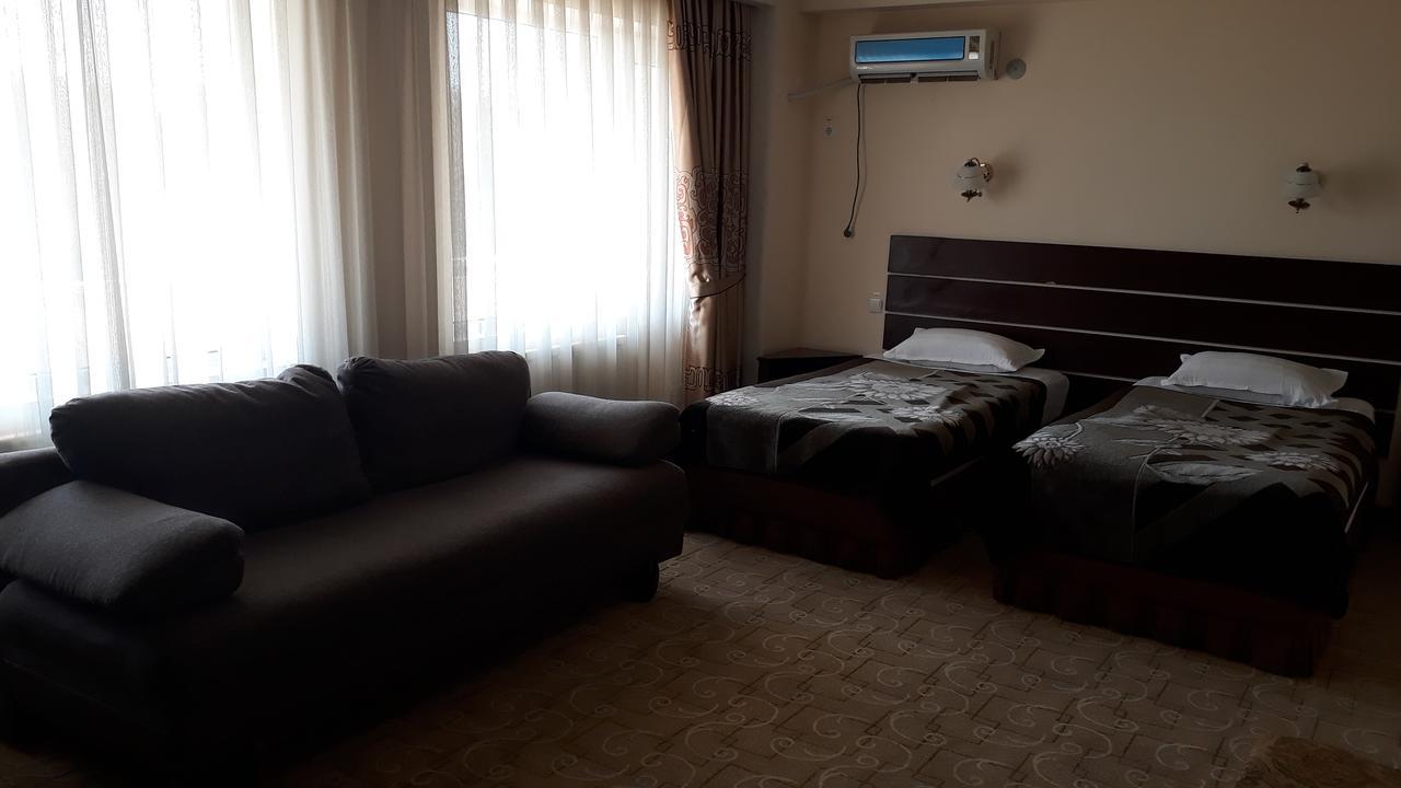 Ziyorat Luxury Hotel Fergana Exterior photo