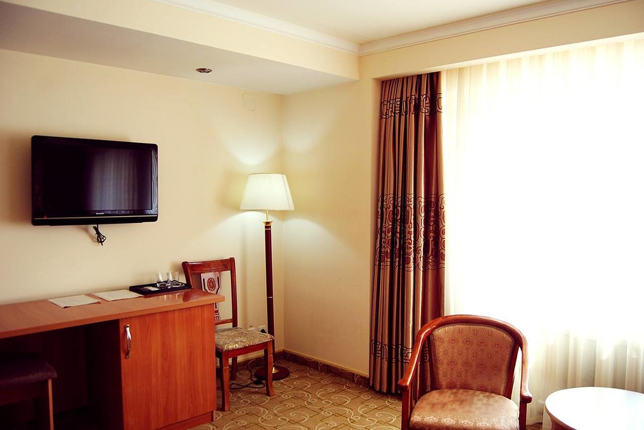 Ziyorat Luxury Hotel Fergana Exterior photo