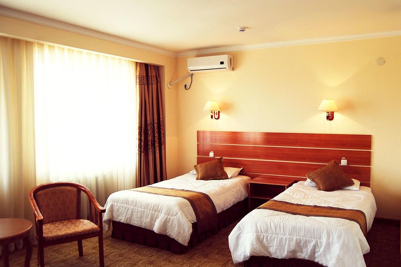 Ziyorat Luxury Hotel Fergana Exterior photo