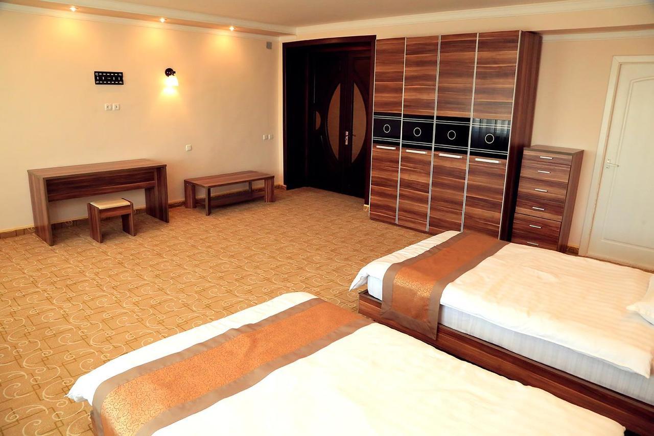 Ziyorat Luxury Hotel Fergana Exterior photo
